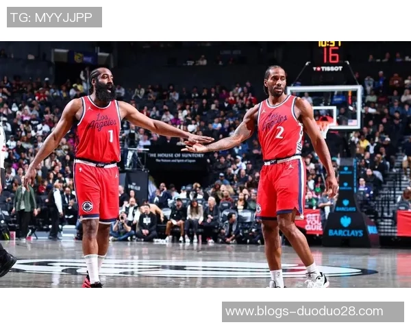 哈登对阵雷霆的得分表现分析与历史交锋回顾